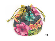 オールドラリーキルトの巾着ポーチ